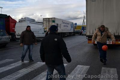 MALTEMPO: emergenza neve  bloccati migliaia di TIR