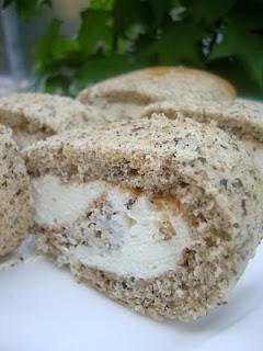 HOJICHA ROLL CAKE