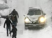 nevicate? Continueranno anche domani. cominciata cadere neve Roma, Toscana spazzaneve soccorre partoriente