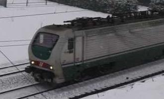 Intercity 615 Bologna-Taranto bloccato da ore in mezzo alla neve A bordo 600 passeggeri