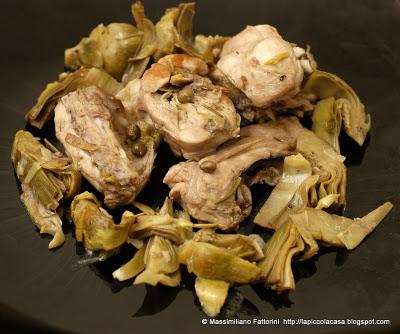 Coniglio arrosto con carciofi e capperi, il piatto della memoria