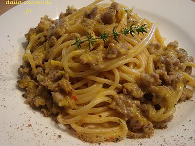 Vermicelli di farro, salamella mantovana e peperone giallo