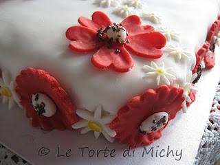 Torta Compleanno Red&white; flowers