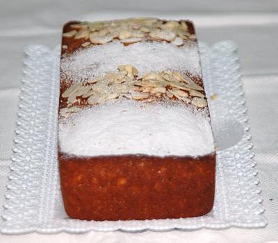 Plum cake lime e mandorle