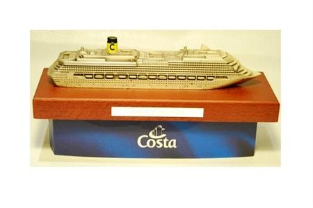 modellino costa concordia copertina Costa Concordia, su eBay si vendono i gadgets della nave. FOTO