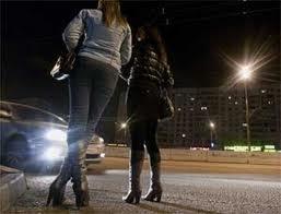 Roma: lui la conosce su internet e la fa prostituire. Arrestato