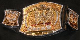 Il WWE Title tra i trofei più belli