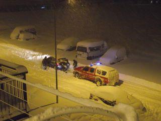 L'AQUILA ,DRAMMA NEVE ...SUI TETTI !