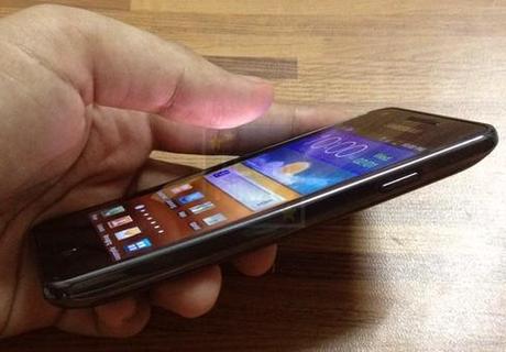 Samsug GT-I9070 Galaxy S Advance Android : Video hands-on e info sul Prezzo