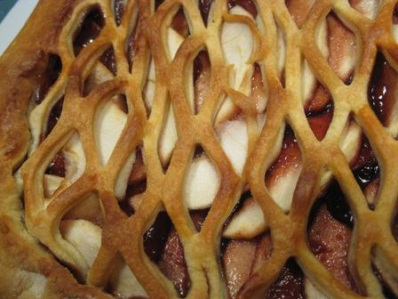 Un bel fuori tutto...ovvero La crostata con marmellata, mele e..griglia