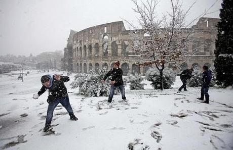 Mentre a Roma c'era il caos per la neve ecco Alemanno cosa faceva