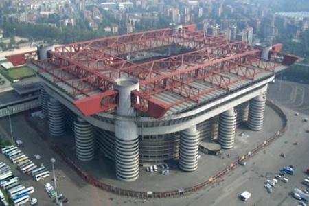 stadio esterno giorno Nevica a Milano solo in alcune zone. A rischio : Milan   Napoli