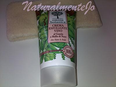 RECENSIONE: CREMA VISO ESFOLIANTE AL GUSCIO E MALLO DI NOCE OMNIA BOTANICA