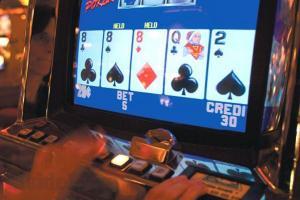 Reggio Emilia: ladri videopoker? barista e compagno