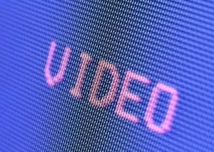 Chiede 30 mila euro per non pubblicare un video sul web