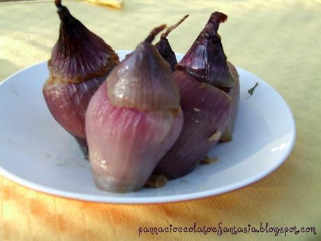 Cipolle rosse con salsiccia