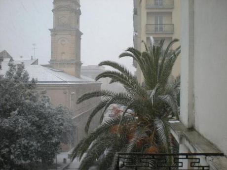 Neve in Sardegna. Caos a Sassari. Aperti impianti sciistici nel Gennargentu