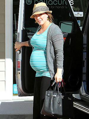 Moms to be : Hilary Duff & Jessica Simpson!