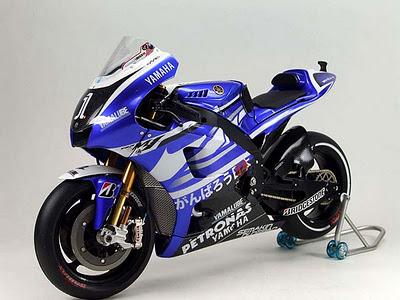 Yamaha YZR-M1 J.Lorenzo San Marino 2011 by Modulo