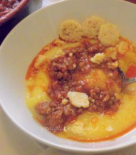 Polenta con ragù alla bolognese