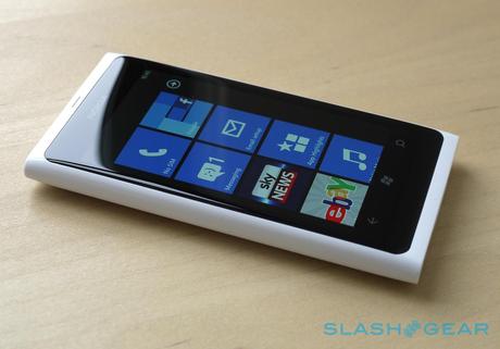 Nokia Lumia 800 White Hands-On : Disponibilità e prezzo in Italia