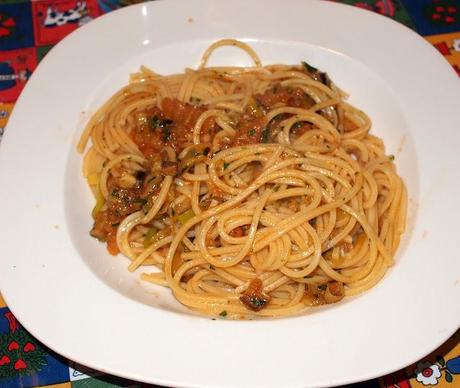 Spaghetti alla chitarra con le melanzane e.......