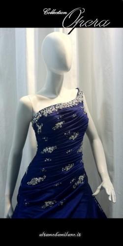 abito da sposa blu