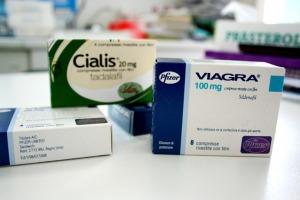 Farmaci illegali si acquistano on line. Tra i più venduti Viagra e Cialis