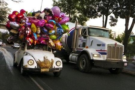 Maggiolino palloncini 4 San Valentino, idee per stupire! Foto