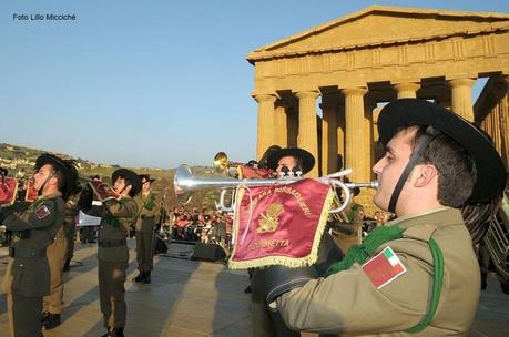 In foto: Fanfara presso il Tempio della Concordia relativa all'edizione del 2011 del fotoreporter Lillo Miccichè.