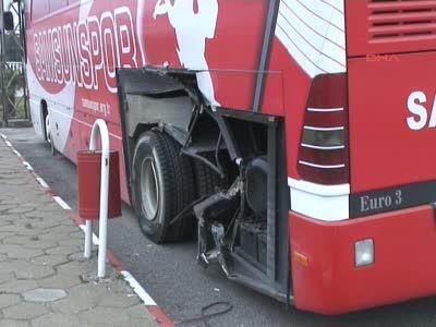 Tragedia sfiorata in Turchia: pullman di una squadra investito da un treno VIDEO