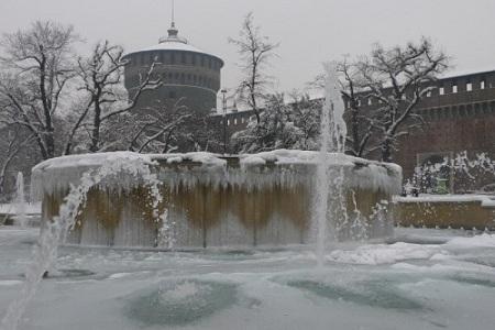 Milano gelo cast. Sforzesco Milano maltempo, pronti ad intervenire 40 mezzi anti neve