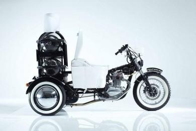 Giappone: Inventa la moto water che cammina con le feci