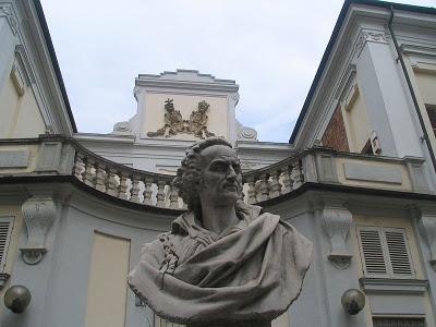 Il Museo Alfieriano è un edificio di Asti molto conosciuto in quanto casa natale del poeta Vittorio Alfieri.