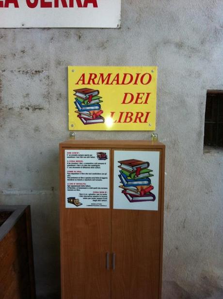 L’armadio dei libri: Biblioteca -veramente- per tutti.