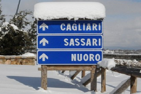 Sassari cartello neve Sardegna, domani 11 Febbraio scuole chiuse in Gallura e Sassari 