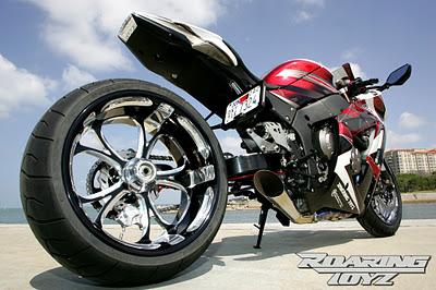 Kawasaki ZX-10R 2011 by Roaring Toyz