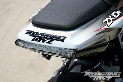 Kawasaki ZX-10R 2011 by Roaring Toyz