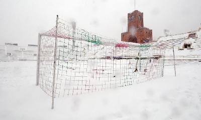 Continua il walzer delle partite rinviate.