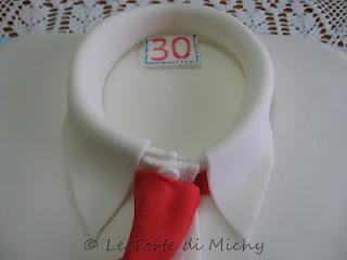 Torta 30° compleanno in camicia e cravatta