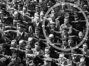 La foto che ha fatto il giro del mondo dell'uomo che si rifiutò di salutare Hitler!