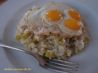 Risotto porri, cipolle e scalogni con uova di quaglia