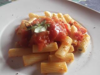 Pasta al profumo  mediterraneo