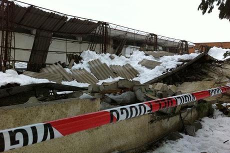 L'AQUILA CONTINUA LA TRAGEDIA NEVE