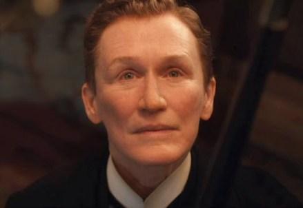 Review: Albert Nobbs (2011)