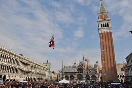 volo dellangelo3 Carnevale a Venezia, volo dell’Angelo. FOTO