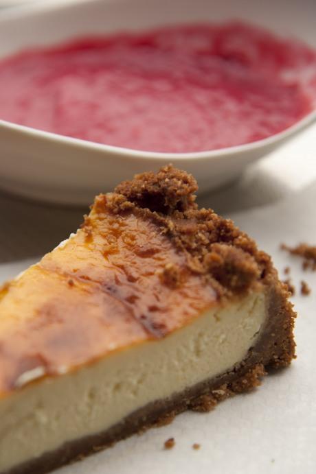 Cheese cake zafferano e doppia salsa (e il calore di casa)