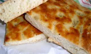 SCHIACCIATA DA RIEMPIRE ...MAGARI CON LA MITICA NUTELLA