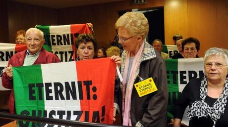 Eternit, sentenza storica : imputati condannati a 16 anni e risarcimenti record