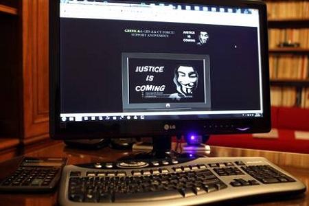 anonimous Grecia, anche Anonymous attacca il Governo sul Web